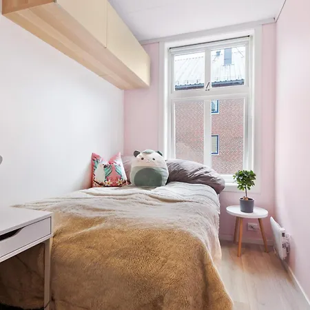 4 Bedroom In *