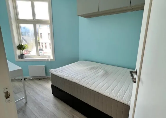 4 Bedroom In *